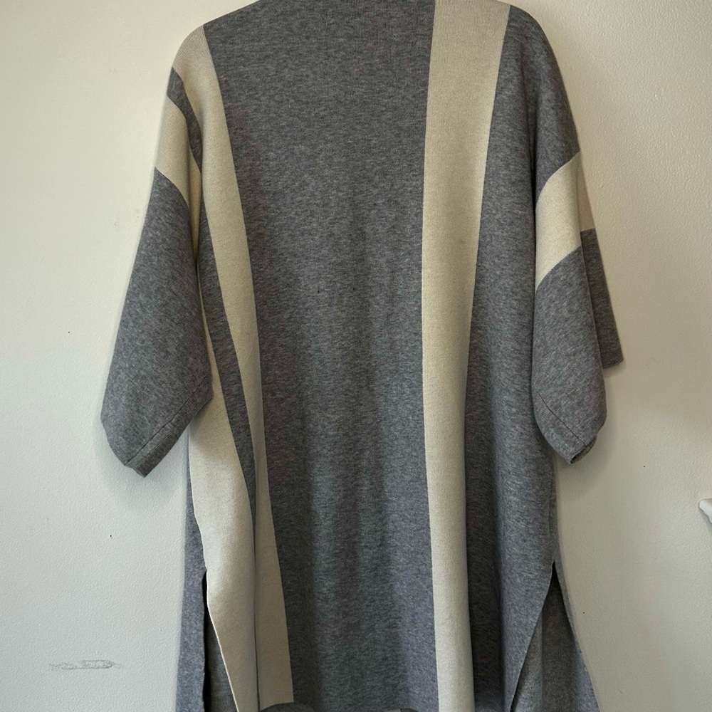 Open Front Kimono Sweater Cardigan Poncho Shawl Wrap Size XL Gray and Cream - Picture 3 of 9